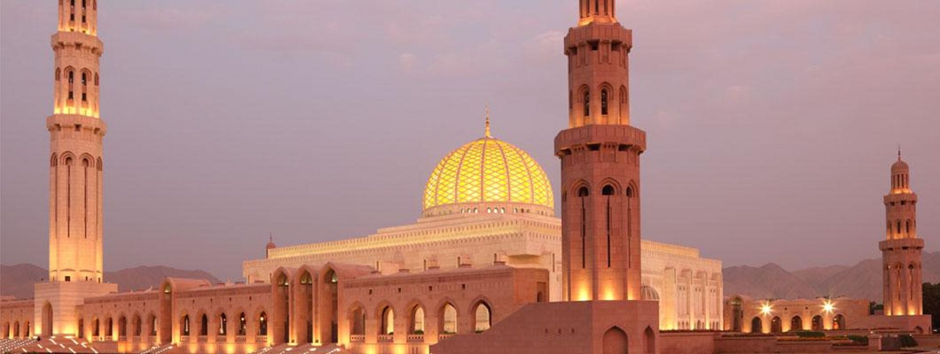 Bahariah visits Oman